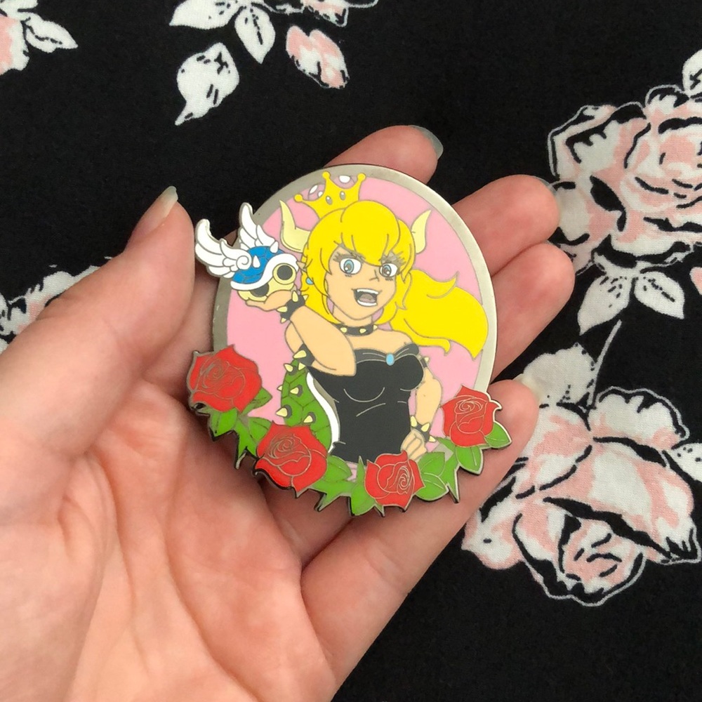 Bowsette Fantasy Pin - Picture 3 of 4